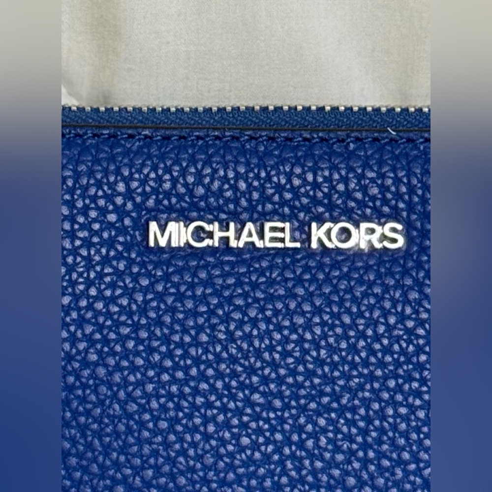 Michael Kors Jet Set Galaxy Blue Pebbled Leather Wristlet, NWT - Picture 4 of 14